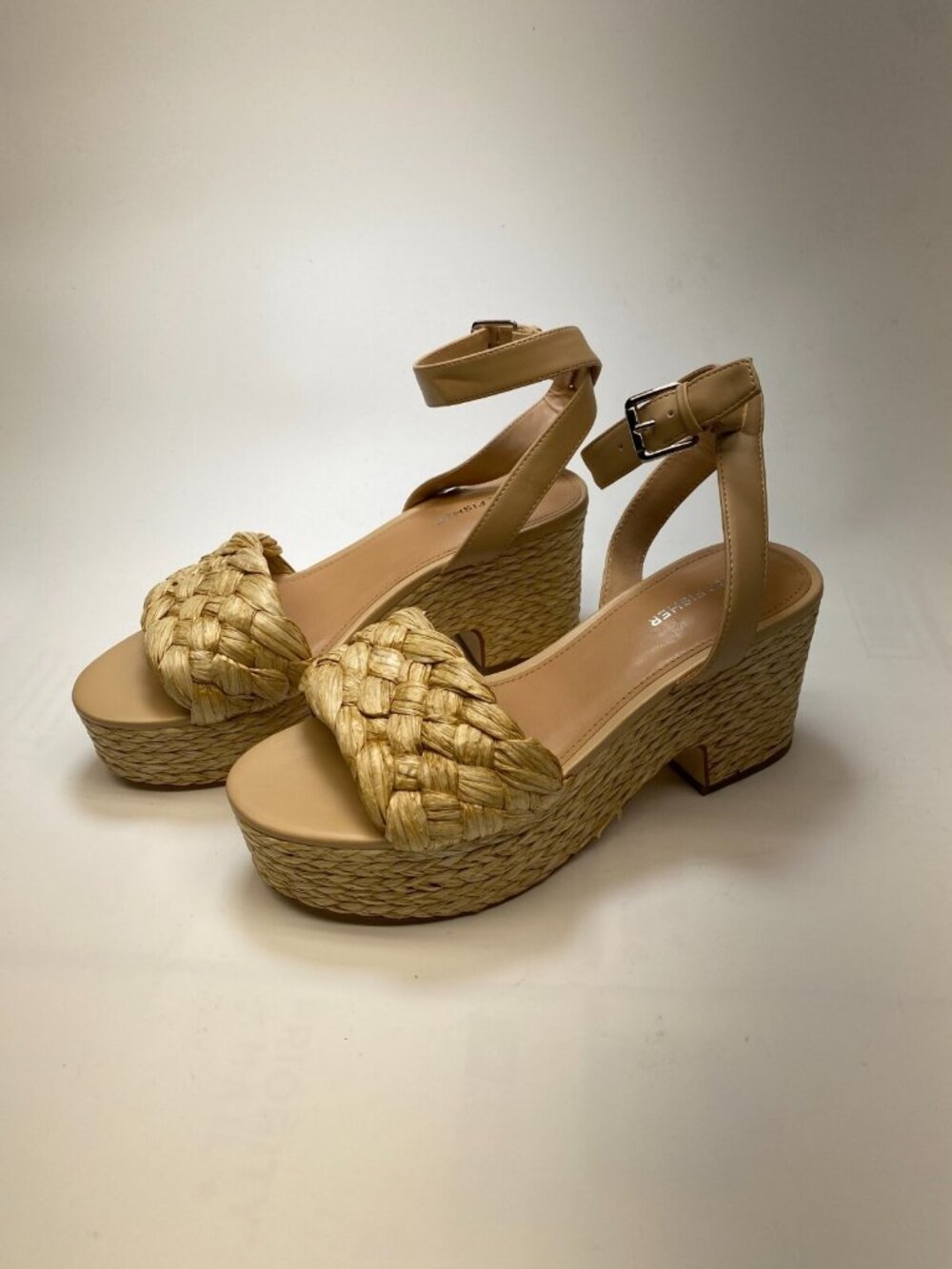 Marc Fisher Womens Beige Straw Steel Platform Sandal Sz 10